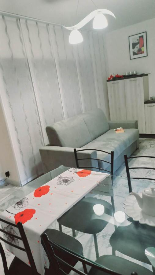 Chez Bianca Les Coquelicots Les Lucioles Daire Menton Dış mekan fotoğraf