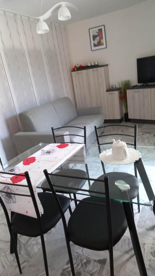 Chez Bianca Les Coquelicots Les Lucioles Daire Menton Dış mekan fotoğraf