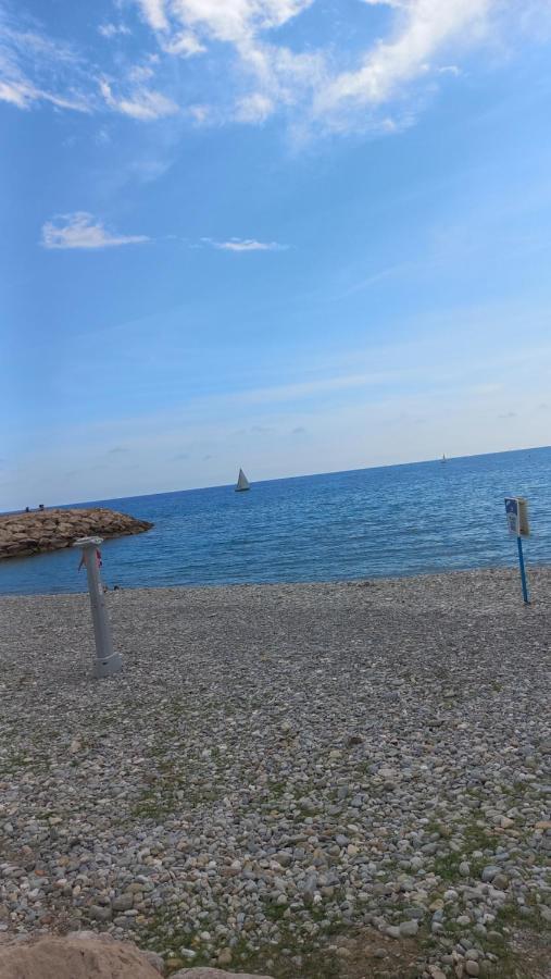 Chez Bianca Les Coquelicots Les Lucioles Daire Menton Dış mekan fotoğraf